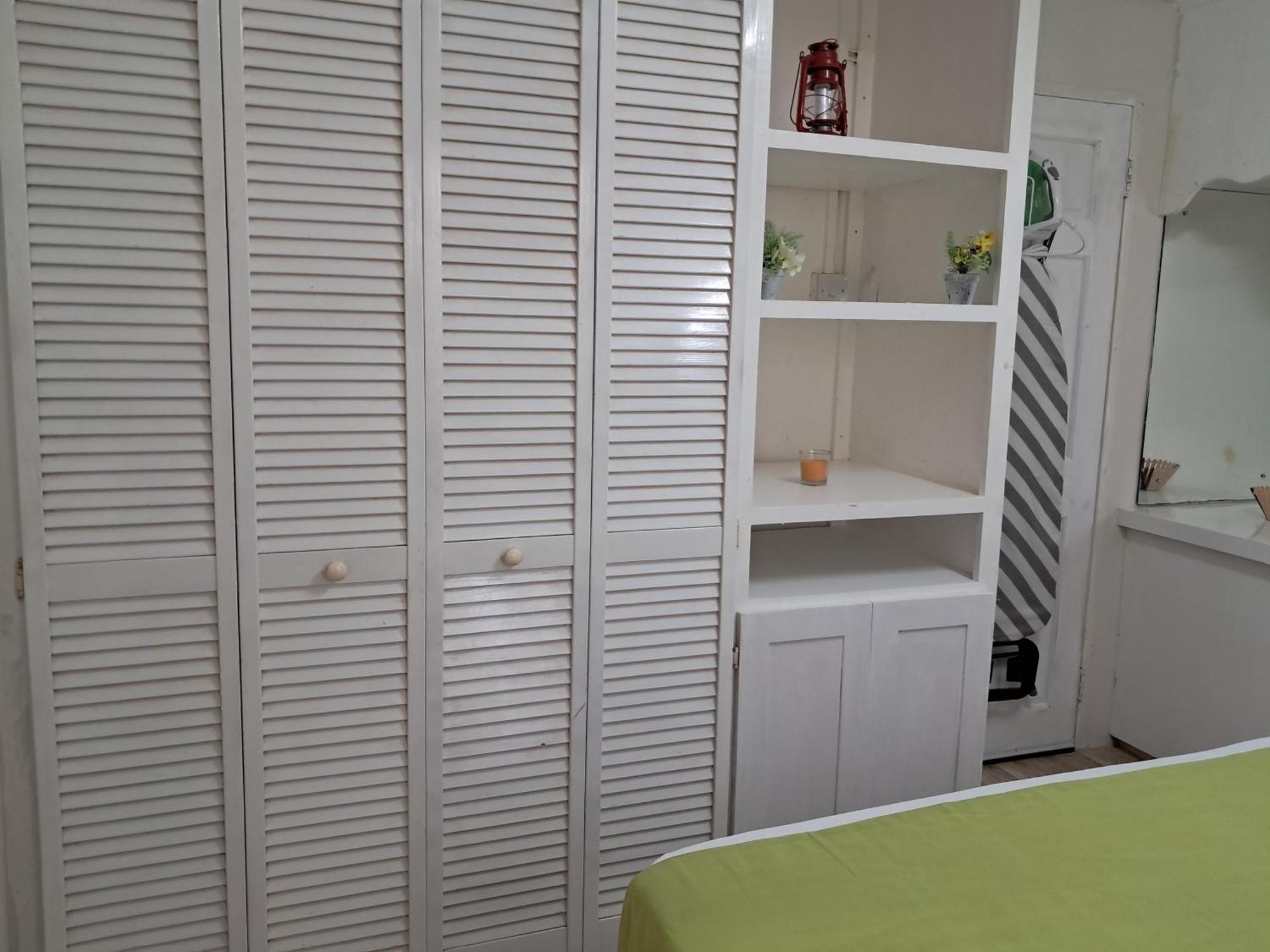 Michand Guest Apartment: Cozy Airport-Adjacent Stay Christ Church Exterior photo