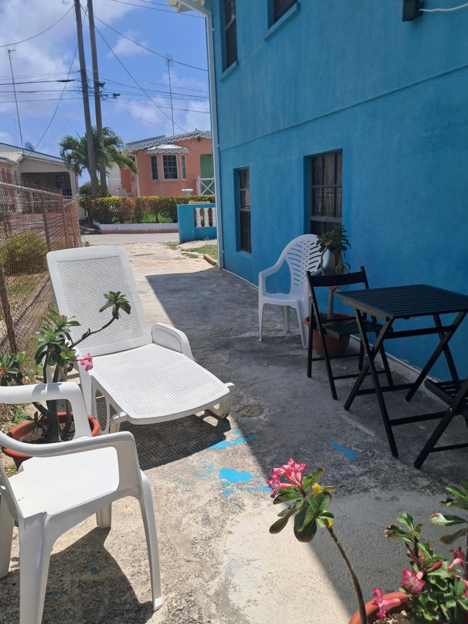 Michand Guest Apartment: Cozy Airport-Adjacent Stay Christ Church Exterior photo