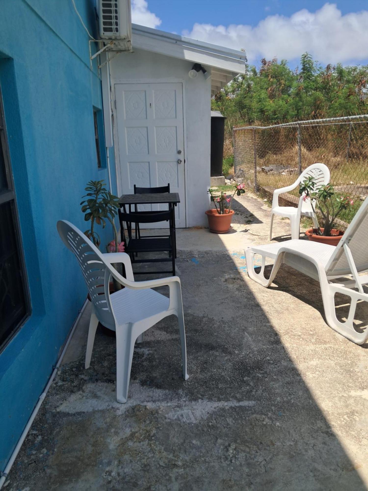 Michand Guest Apartment: Cozy Airport-Adjacent Stay Christ Church Exterior photo